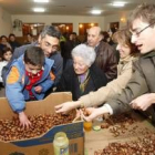 Una degustación de castañas sirvió ayer de arranque para las jornadas de Matalobos