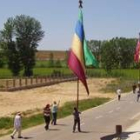 Los pendones de la villa recorrieron el camino hacia los viñedos