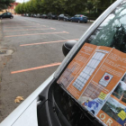 Estacionamiento en zona naranja en el paseo de Papalaguinda