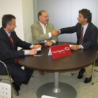 Berjón, Falagán y Álvarez durante la firma del convenio.