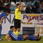 Néstor Salinas caía lesionado cuando apenas llevaba 15 minutos en el terreno de juego. L. DE LA MATA