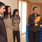El alcalde, Emilio Redondo, junto a los responsables de la concesionaria, visitaron la guardería.