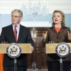Hillary Clinton, y el ministro de Asuntos Exteriores irlandés, Eamon Gilmore.