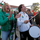 La presidenta acompaña a Tornadijo celebrando el éxito.