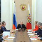 Putin durante un encuentro con sus ministros en el Kremlin.