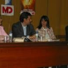 Nicanor Cardeñosa rodeado de las presidentas nacional, provincial y local
