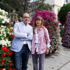 Chamorro y Cabezas, ante las jardineras móviles.