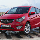 El KARL adopta los nuevos diseños «institucionales» de Opel, con generosos grupos ópticos delanteros y traseros.