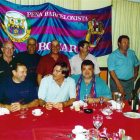 Quini junto a los integrantes de la Peña Barcelonista de Boñar. DL