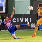 Andy marcó el gol de la victoria berciana, pero el colegiado pitó el final del partido justo cuando el centrocampista dispara a portería. ANTONIO TANARRO