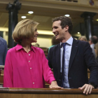 Pablo Casado y María Dolores de Cospedal  en el Congreso de los Diputados.