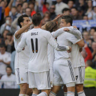 Los jugadores del Real Madrid celebran uno de los goles logrados ante la Real Sociedad.
