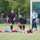 Los jugadores ejidenses consuelan a los bercianos.