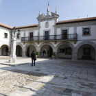 El pleno, celebrado el sábado, aprobó el presupuesto con los votos del equipo de gobierno de IU.