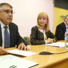 La alcaldesa, junto al director del Intecca y los del campus del Noroeste y Ponferrada de la Uned.