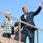 Ana Franco y Antonio Silván, ayer durante su visita a la muralla en el Cid