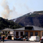 Los rescoldos aún pueden ser vistos desde Villafranca.
