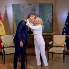 Pedro Sánchez, ayer, en su encuentro con Yolanda Díaz. FERNANDO ALVARADO