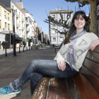 Violeta Rodríguez Piñán en la calle Burgo Nuevo, en León.