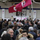 Más de 350 personas formaron la concentración que tuvo lugar en la plaza de la estación de Feve en la ciudad.