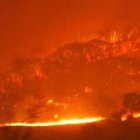 Restos de una granja destruida por un incendio en la ciudad de Whittlesea, Australia