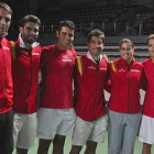 De izquierda a derecha, David Marrero, Pablo Andújar, Jaume Antoni Munar, Marc López, Conchita Martínez y Tommy Robredo, en el Fetisov Arena de Vladivostok.