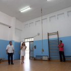Los ediles Macías y Pérez, en la presentación de la mejora del gimnasio del Ponferrada XII.