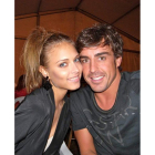 La modelo Dasha, junto al piloto Fernando Alonso durante sus vacaciones en Asturias.
