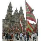 Aspecto que presentaban los pendones leoneses en la Plaza del Obradoiro