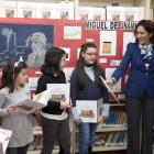 María Josefa García Cirac, en un momento de la presentación del libro en un colegio de Salamanca.