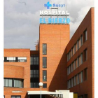 Imagen uno de los accesos del Hospital del Bierzo.