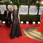 Cate Blanchett, con un Armani negro con encajes y transparencias.