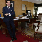 Juan Carlos Suárez-Quiñones posa en su despacho de la Delegación del Gobierno de Castilla y León en Valladolid, ayer