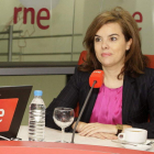 La vicepresidenta Sáenz de Santamaría fue entrevistada ayer en RNE.