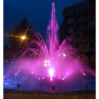 La fuente de la plaza de Antonio Colinas, en La Bañeza. DL