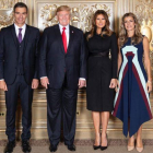 Pedro Sánchez, junto a Donald Trump, su esposa, Melania, y la mujer del presidente del Gobierno español, Begoña Gómez, en la recepción de jefes de Estado y de Gobierno ofrecida por el presidente de EEUU en Nueva York.
