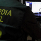 Un agente de la Guardia Civil