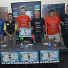 Saúl Padua, junto a los miembros de la organización.
