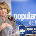 Esperanza Aguirre, en la rueda de prensa en la que pidió perdón por los casos de corrupción en su partido.