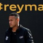 Neymar, el jueves, en la entrega de coches que regalaron a los jugadores del Barça.