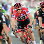 Froome, arropado por sus compañeros del Team Sky, en la última etapa de la Vuelta 2017.