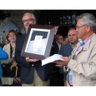 El presidente de la Audiencia recibió ayer la insignia de Romero de Oro.