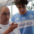 Dani Gordo, entrenador del Ademar, durante un entrenamiento en Villacelama. FERNANDO OTERO