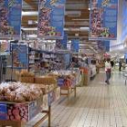 Dieciséis empresas de Cistierna promocionan sus productos en el supermercado E.Leclerc