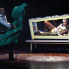 Dentro de las actuaciones de la gala solidaria hubo un espectáculo de magia.