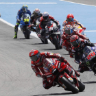 Bagnaia por delante de Quartararo, Miller y Marc Márquez en un momento de la carrera de MotoGP. VIDAL