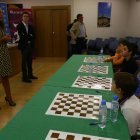 Cristina Santos (SabadellHerrero) junto a David Antón y Marcelino Sión con los talentos leoneses.
