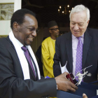 El presidente de Mali y el ministro de Exteriores español.