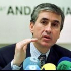 Ramón Jáuregui es actualmente diputado por Álava y portavoz socialista de política social y empleo