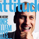 Guillermo, sonriente en la portada de la revista gay 'Attitude'.